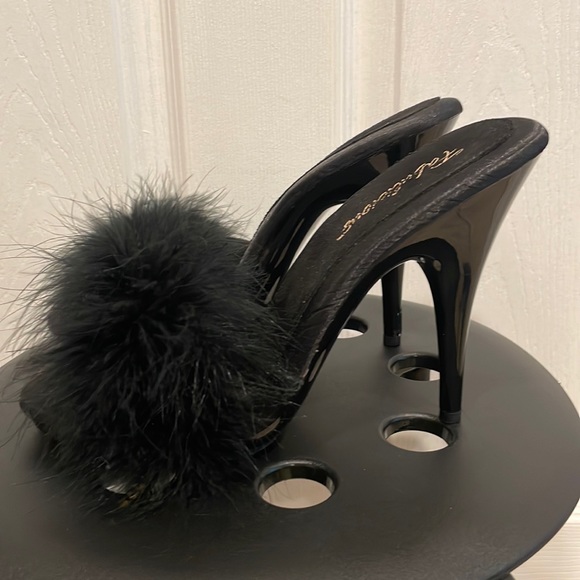 Fabulicious Shoes - Feather Slides Size 12